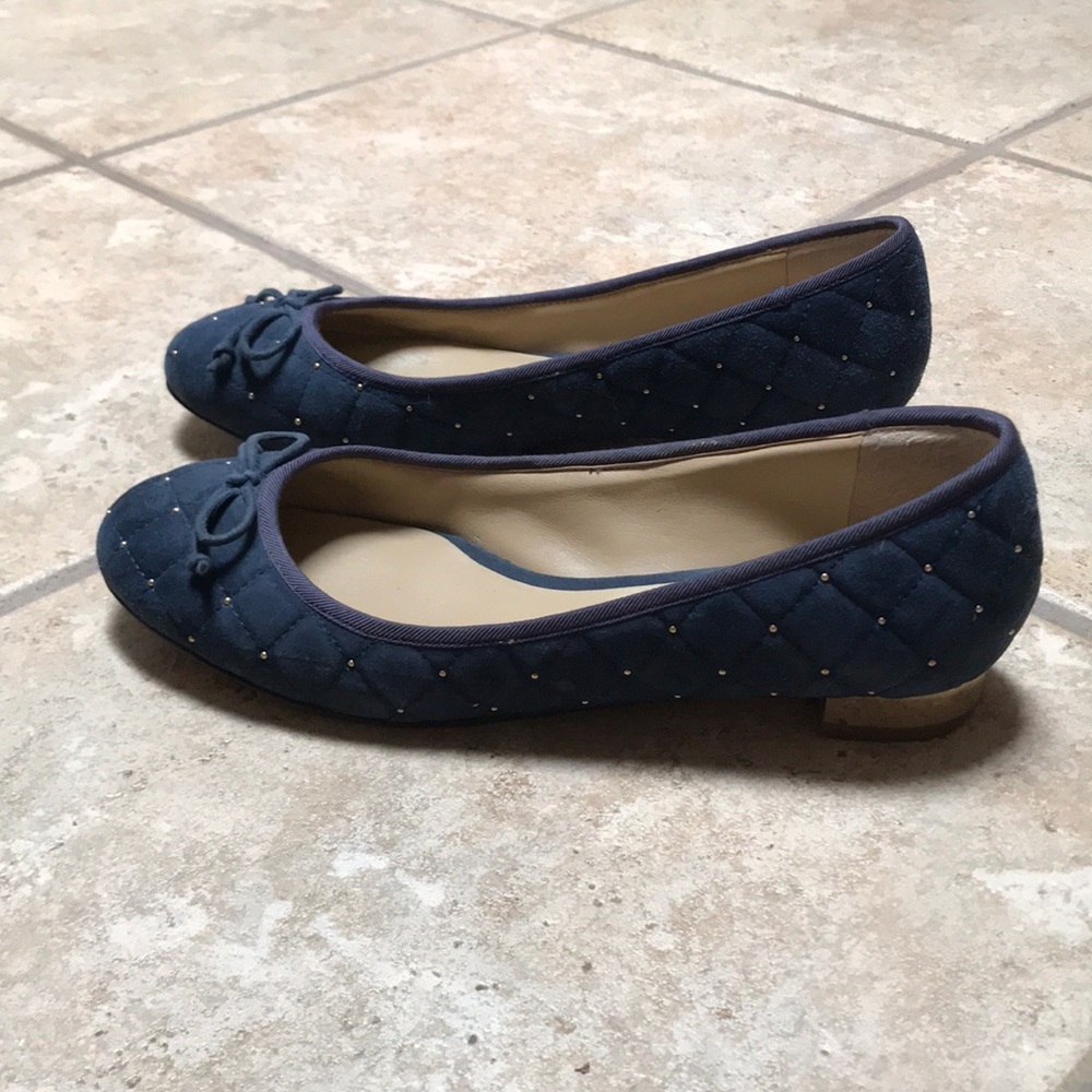 Ann Taylor navy blue flats size 6.5